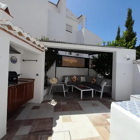 La Covacha - Unique Town House With Exclusive Pool And Garden In The Heart Of The Village Holiday home *