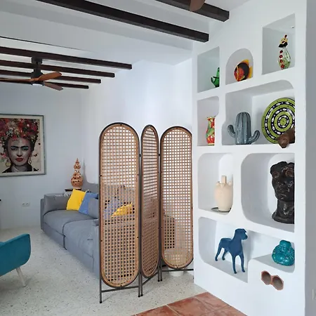La Covacha - Unique Town House With Exclusive Pool And Garden In The Heart Of The Village