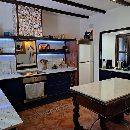La Covacha - Unique Town House With Exclusive Pool And Garden In The Heart Of The Village Holiday home *