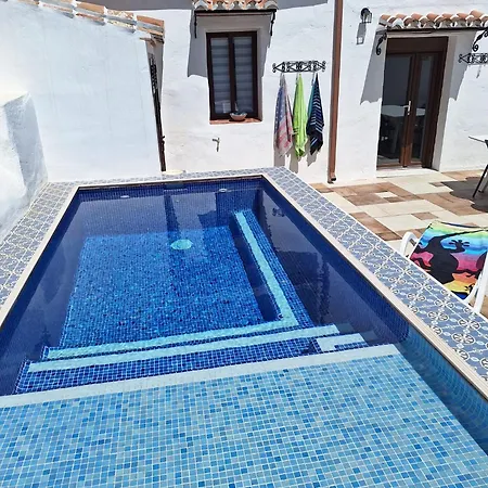 La Covacha - Unique Town House With Exclusive Pool And Garden In The Heart Of The Village Holiday home